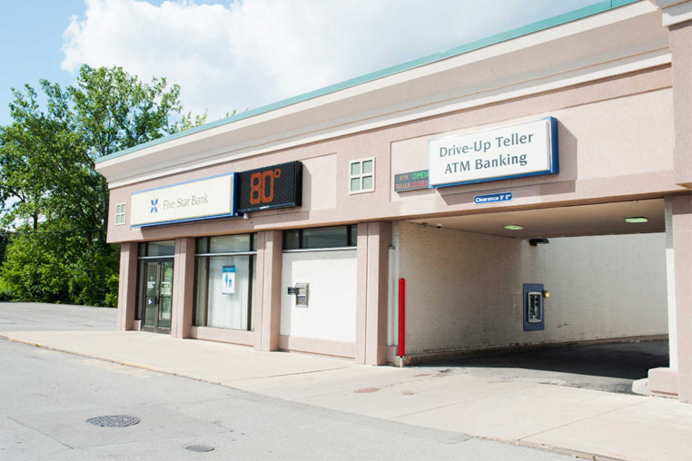 A1-565 E Main St
