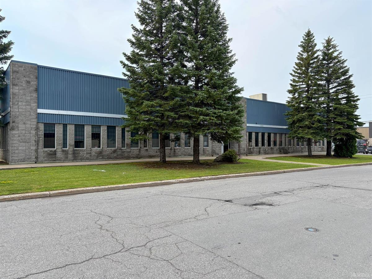Laval - Warehouse/Distribution
